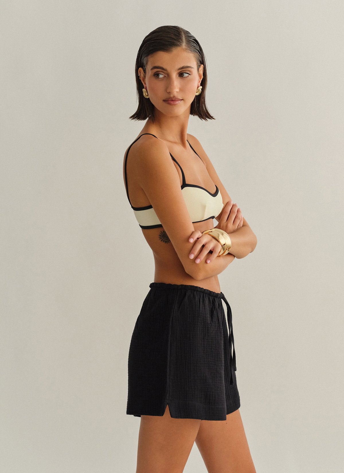 Γυναικείο βαμβακερό ριχτό σορτς με κορδόνι