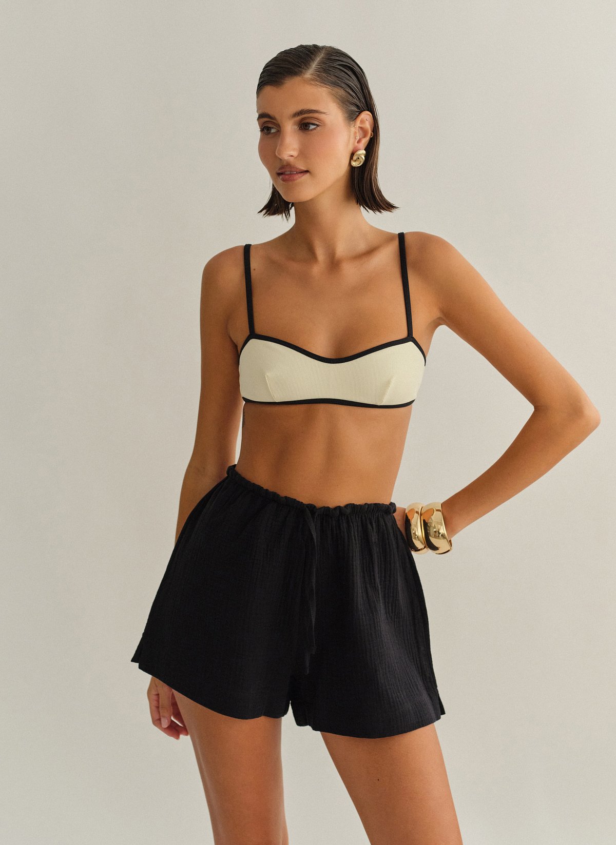 Γυναικείο βαμβακερό ριχτό σορτς με κορδόνι