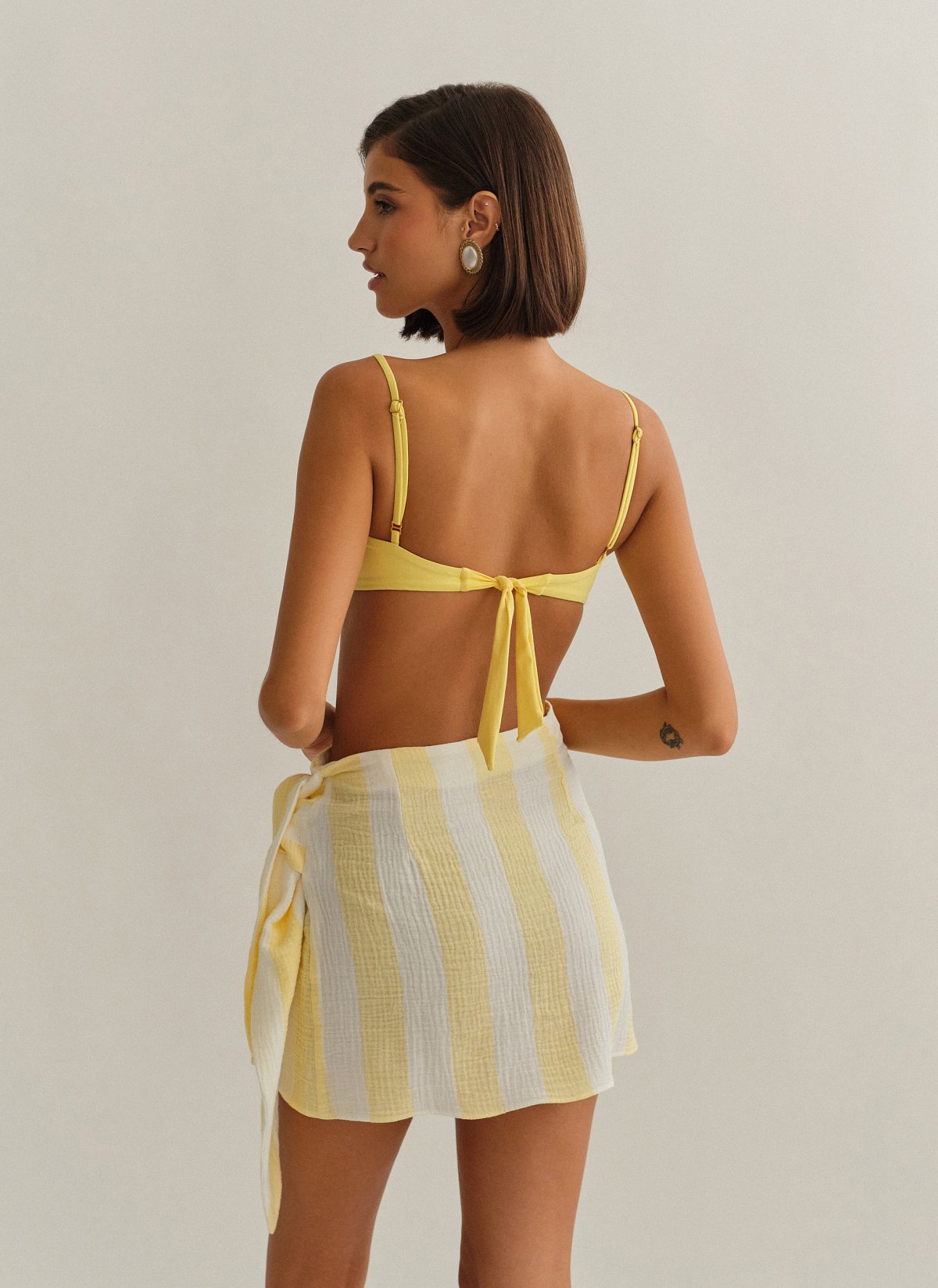 Γυναικείο ριγέ κίτρινο παρεό με δέσιμο