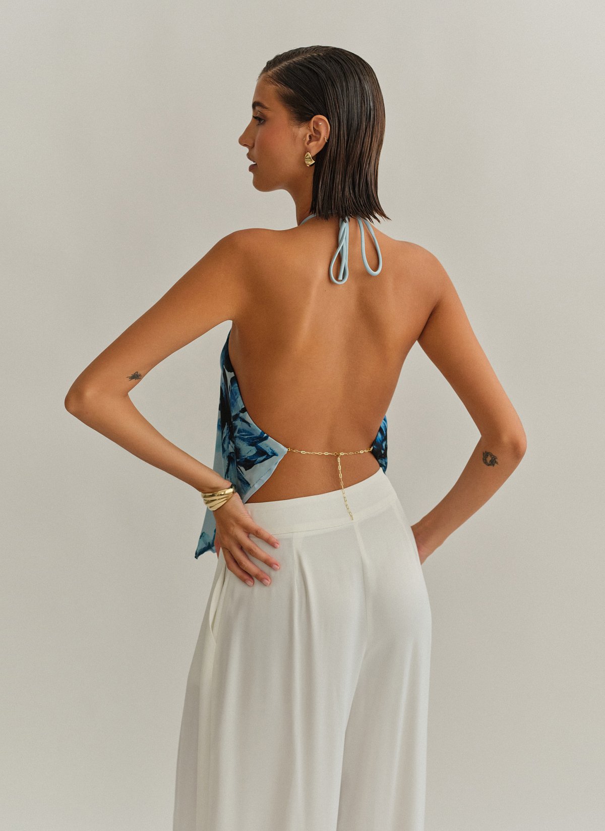 Γυναικείο σατέν halter τοπ εμπριμέ με ανοιχτή πλάτη