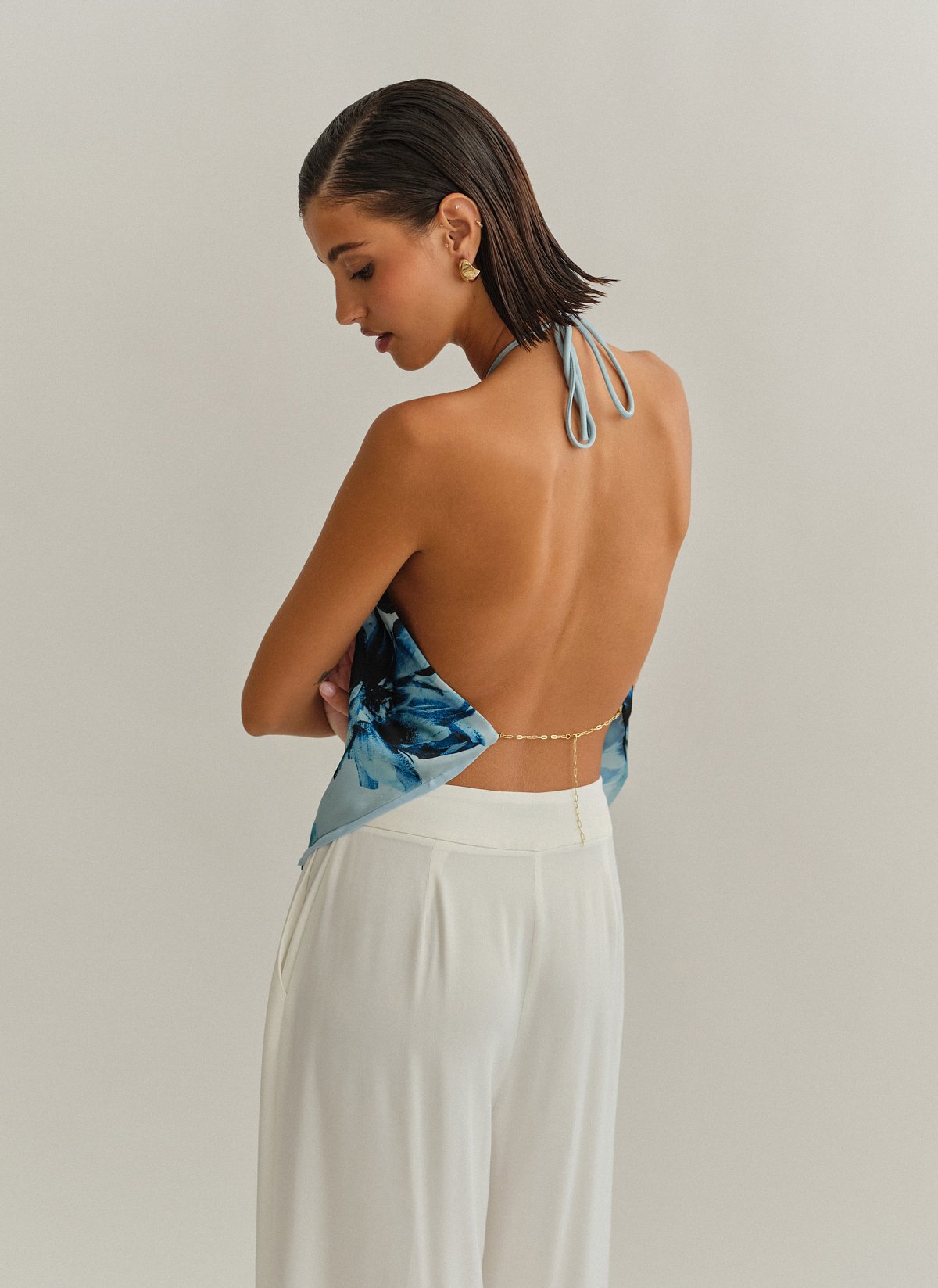 Γυναικείο σατέν halter τοπ εμπριμέ με ανοιχτή πλάτη