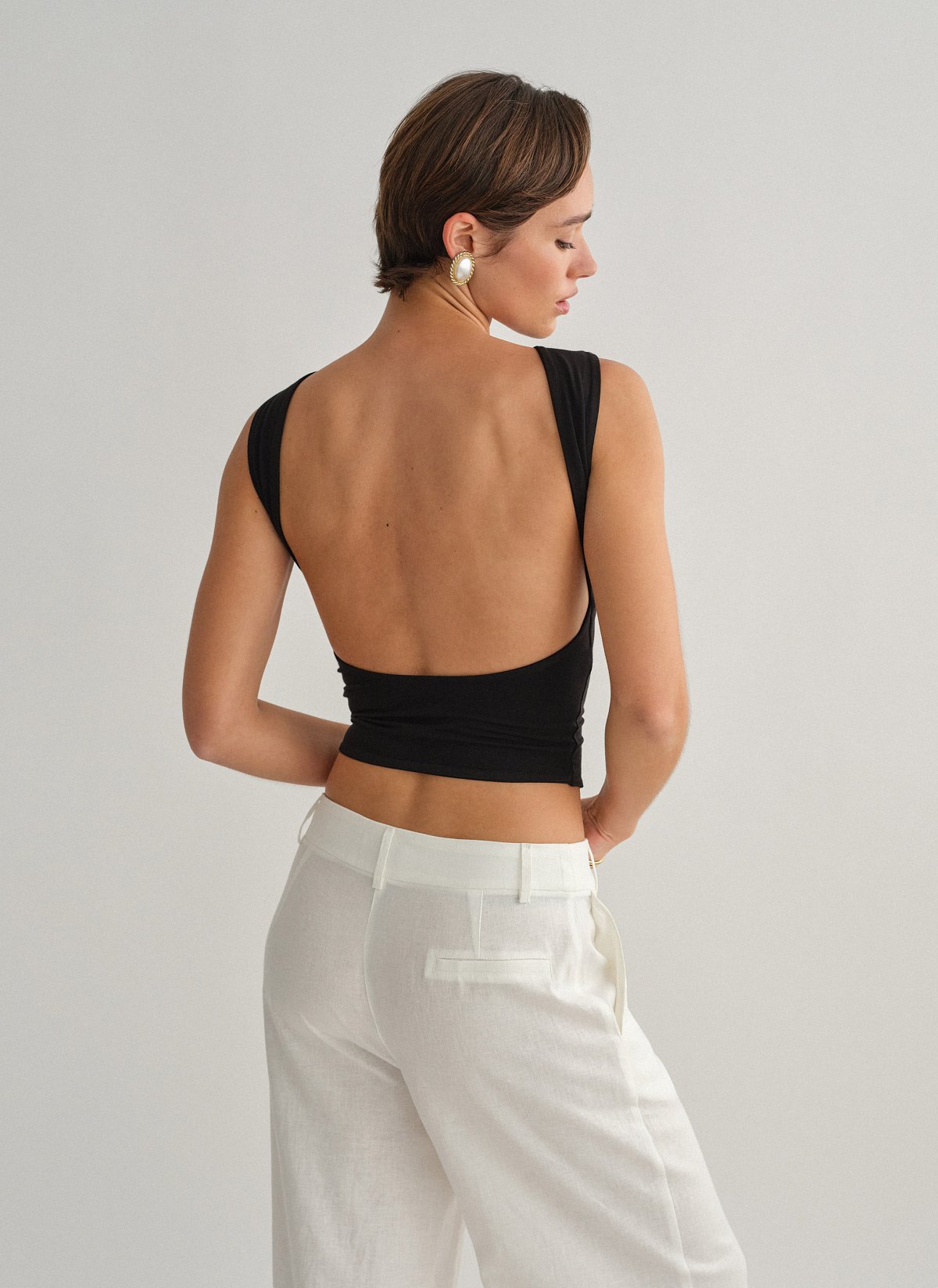 Γυναικεία αμάνικη μπλούζα bamboo με ανοιχτή πλάτη