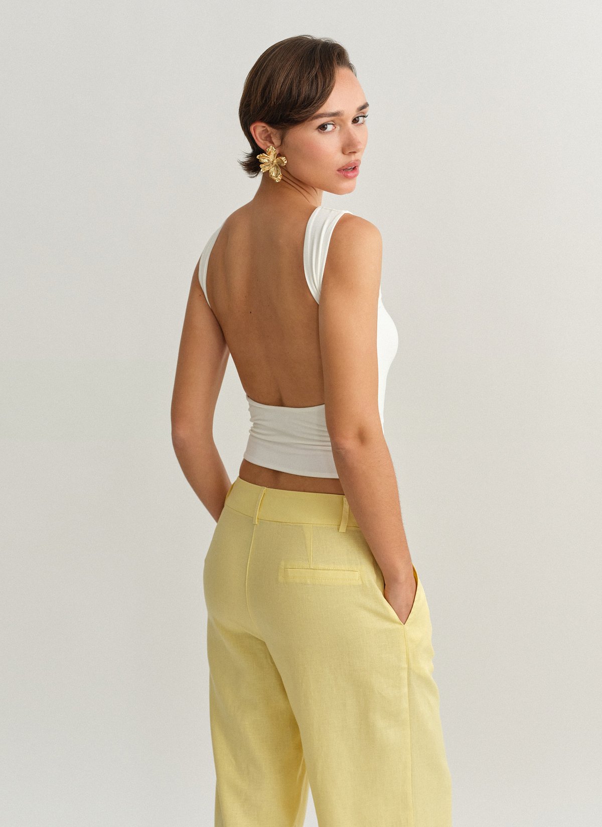 Γυναικεία αμάνικη μπλούζα bamboo με ανοιχτή πλάτη