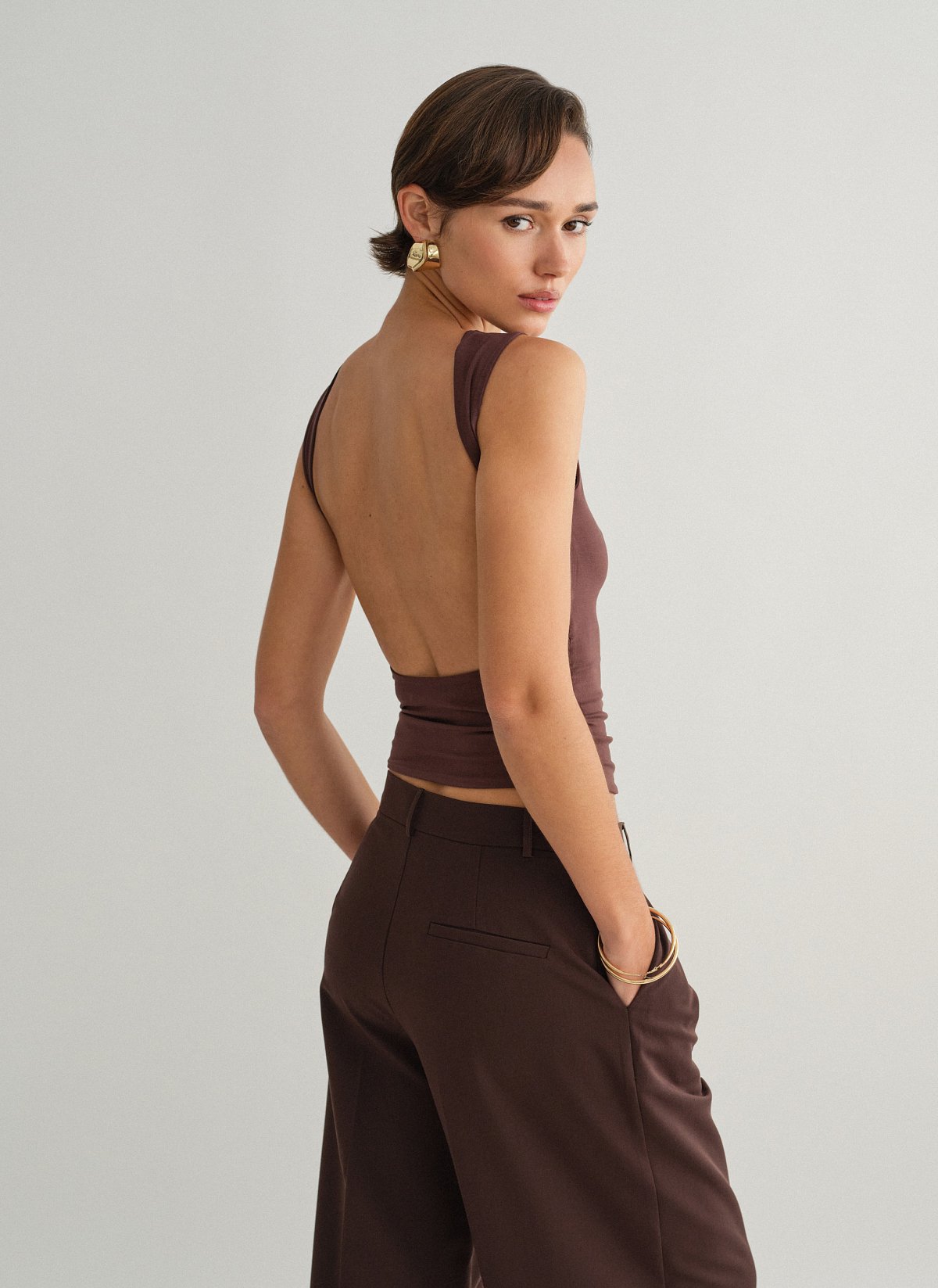 Γυναικεία αμάνικη μπλούζα bamboo με ανοιχτή πλάτη