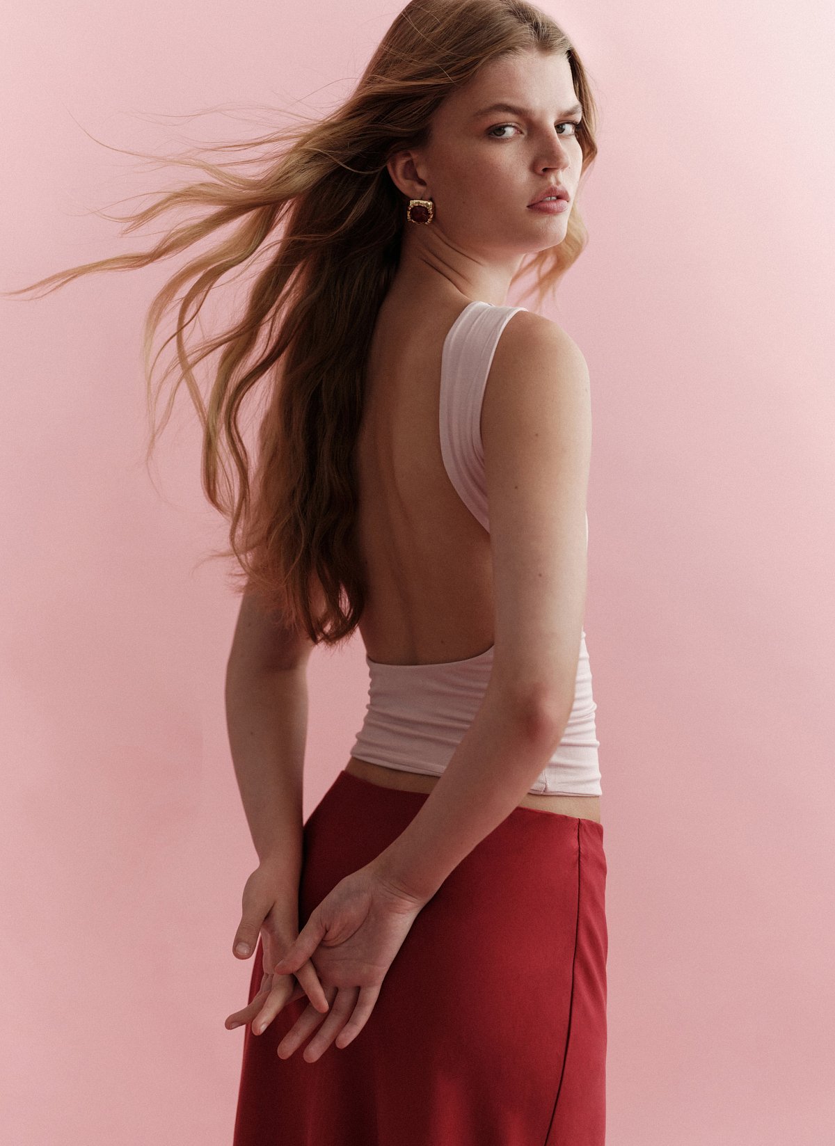 Γυναικεία αμάνικη μπλούζα bamboo με ανοιχτή πλάτη