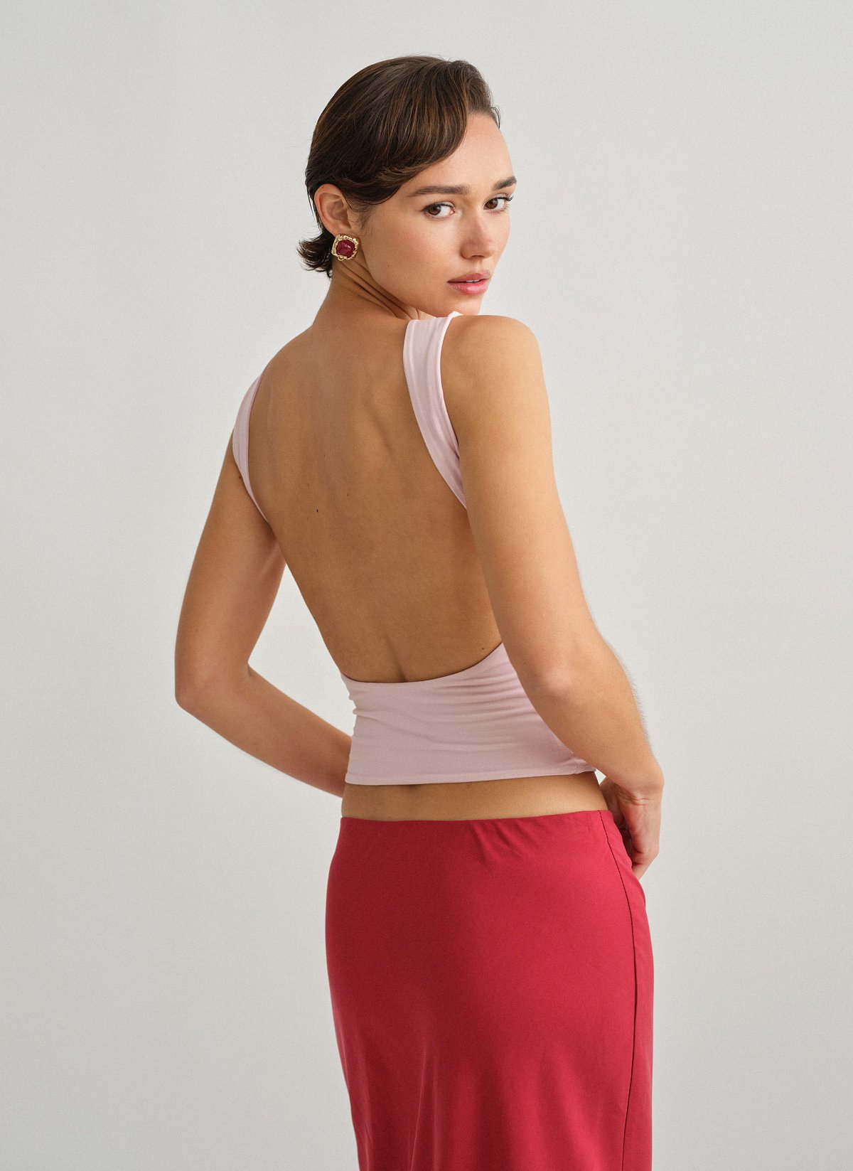 Γυναικεία αμάνικη μπλούζα bamboo με ανοιχτή πλάτη