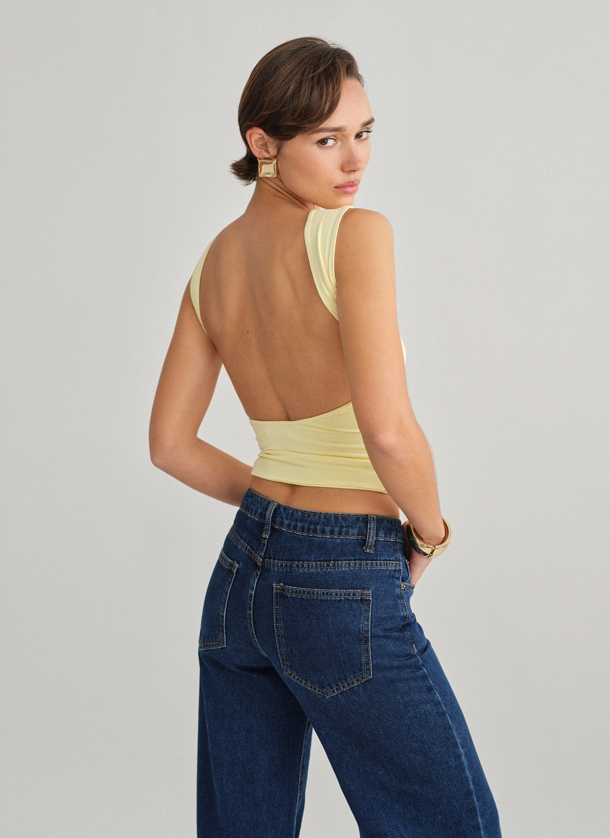 Γυναικεία αμάνικη μπλούζα bamboo με ανοιχτή πλάτη