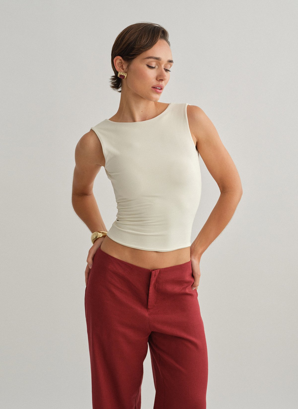 Γυναικεία αμάνικη μπλούζα bamboo με ανοιχτή πλάτη