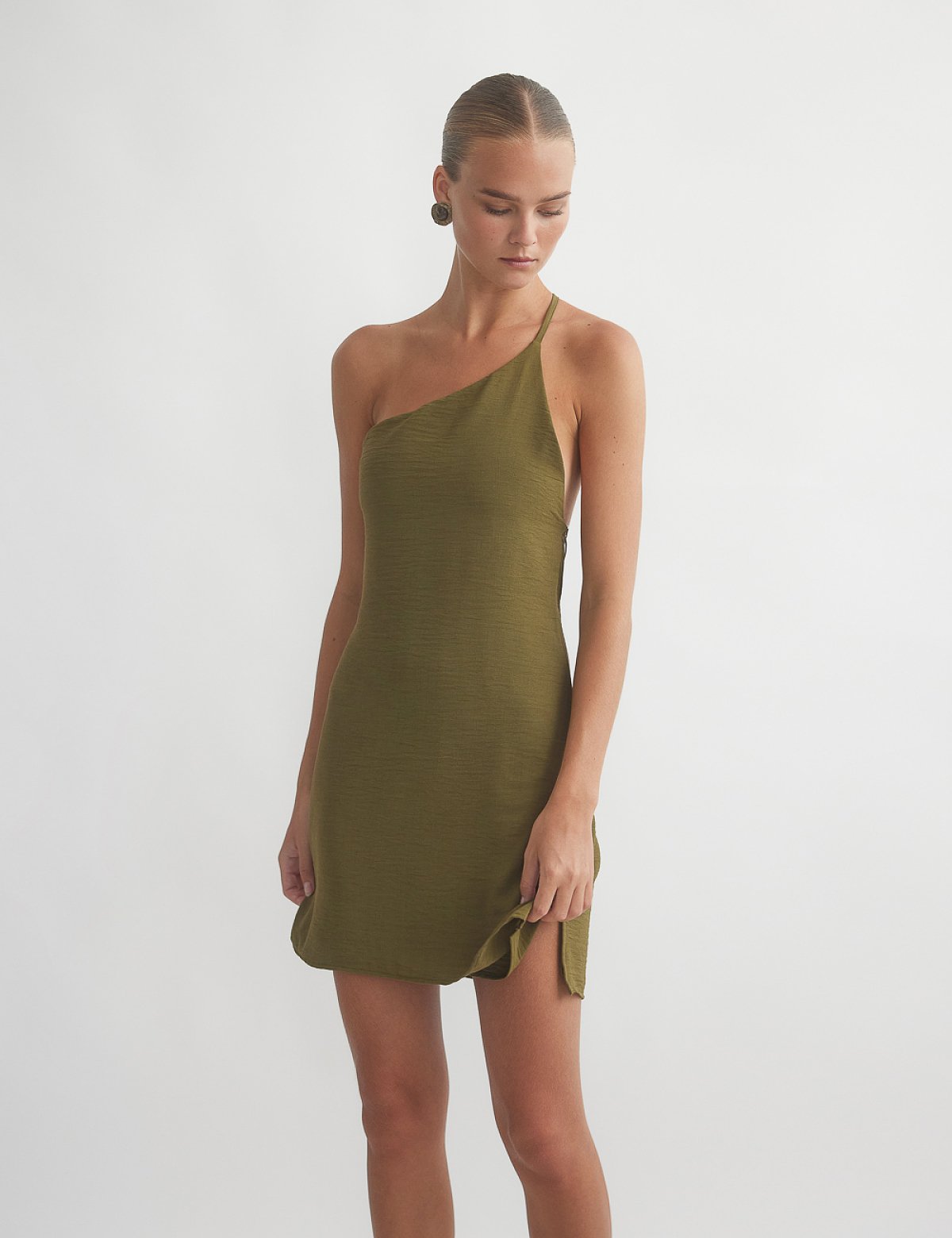 Γυναικείο one-shoulder μίνι φόρεμα με ανοιχτή πλάτη