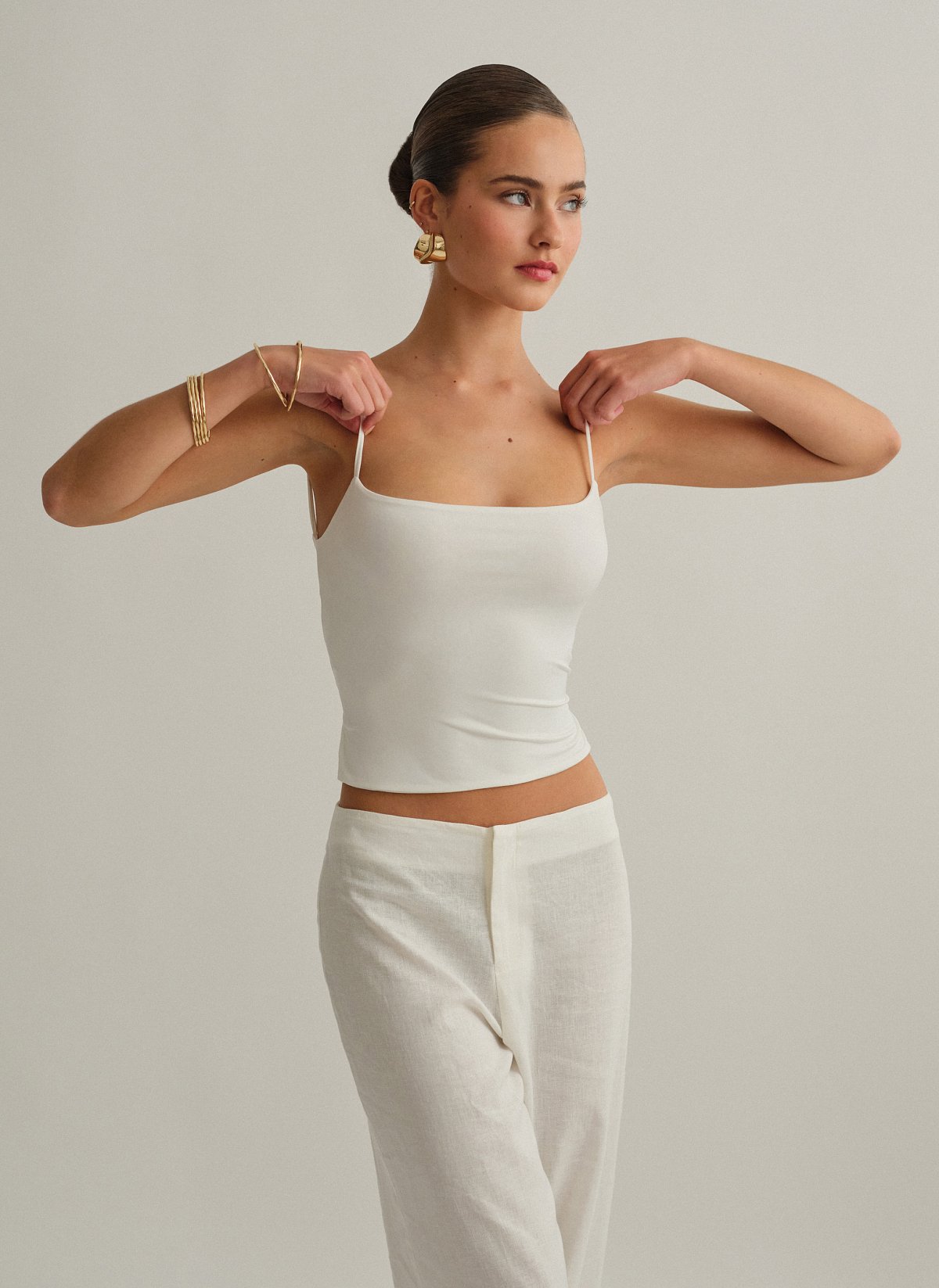 Γυναικείο τοπ με ανοιχτή χιαστί πλάτη με κορδόνι