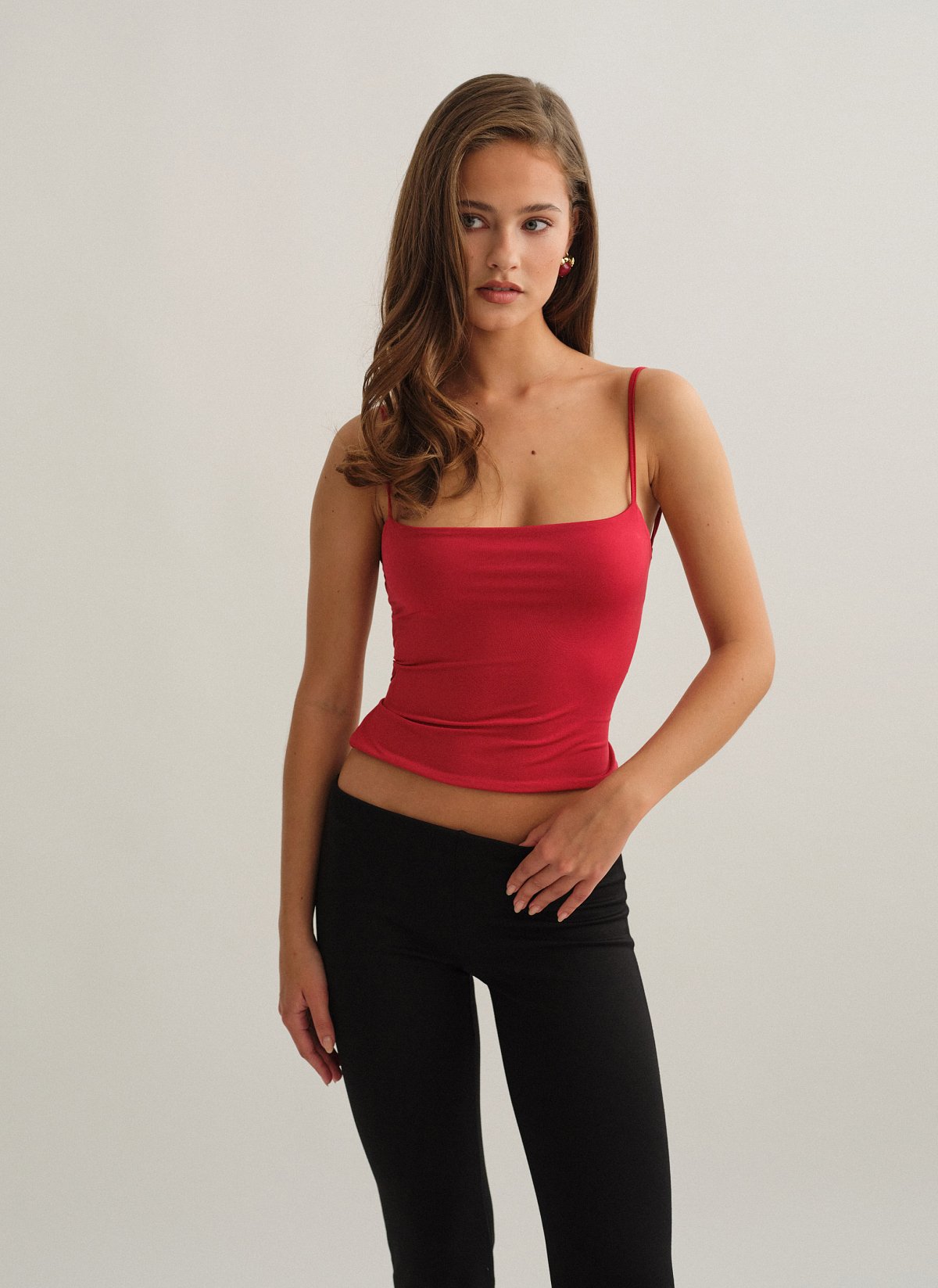 Γυναικείο τοπ με ανοιχτή χιαστί πλάτη με κορδόνι