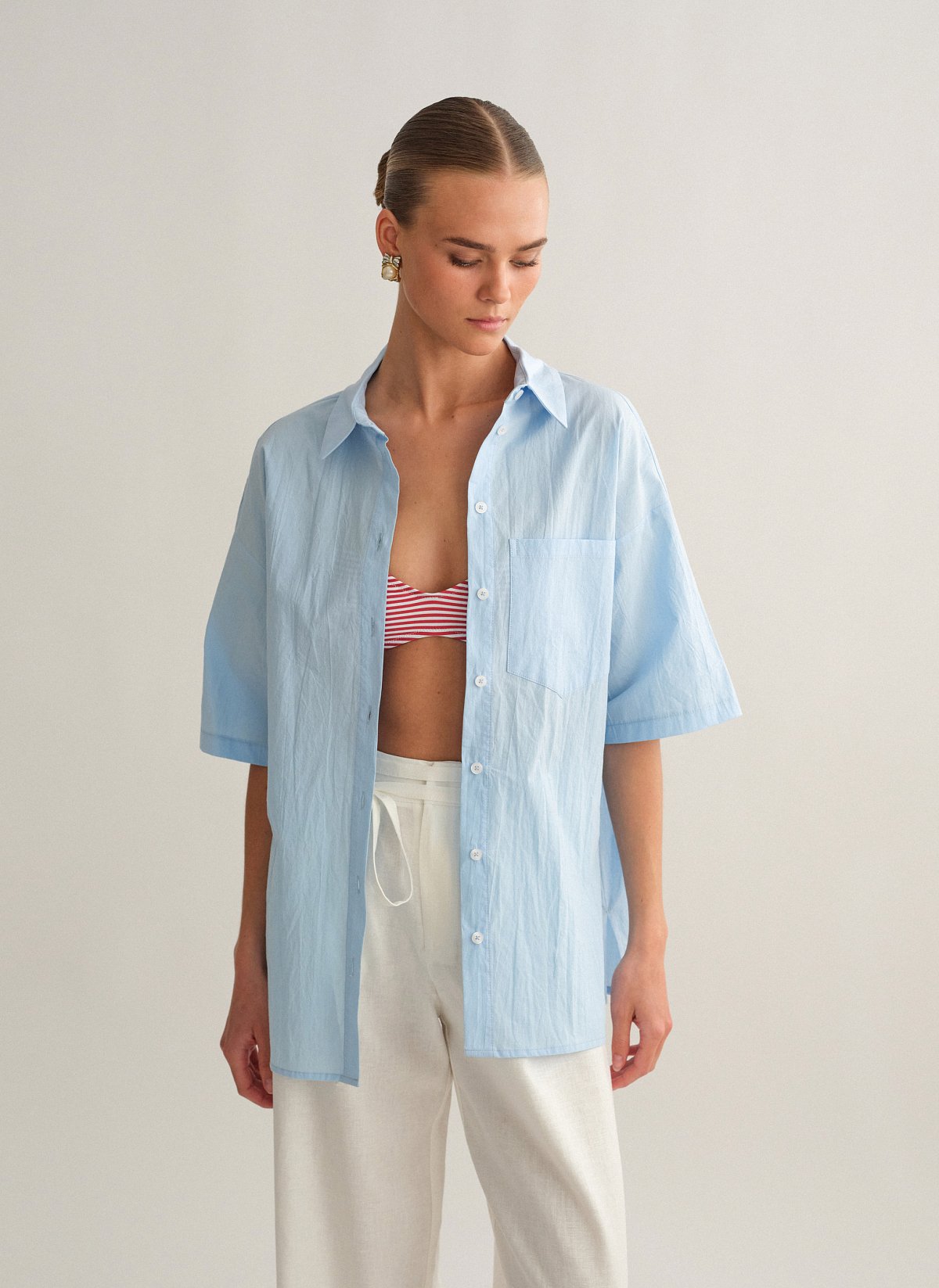 Γυναικείο oversized κοντομάνικο πουκάμισο σε όψη τσαλακωμένου