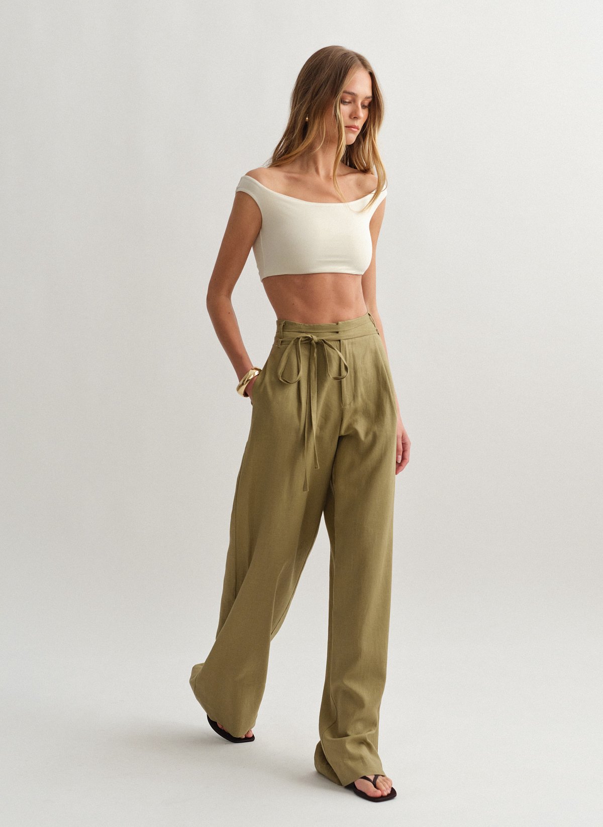 Γυναικείο λινό παντελόνι με αποσπώμενη ζώνη