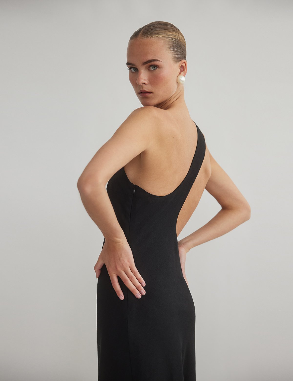 Γυναικείο λινό midi φόρεμα one-shoulder