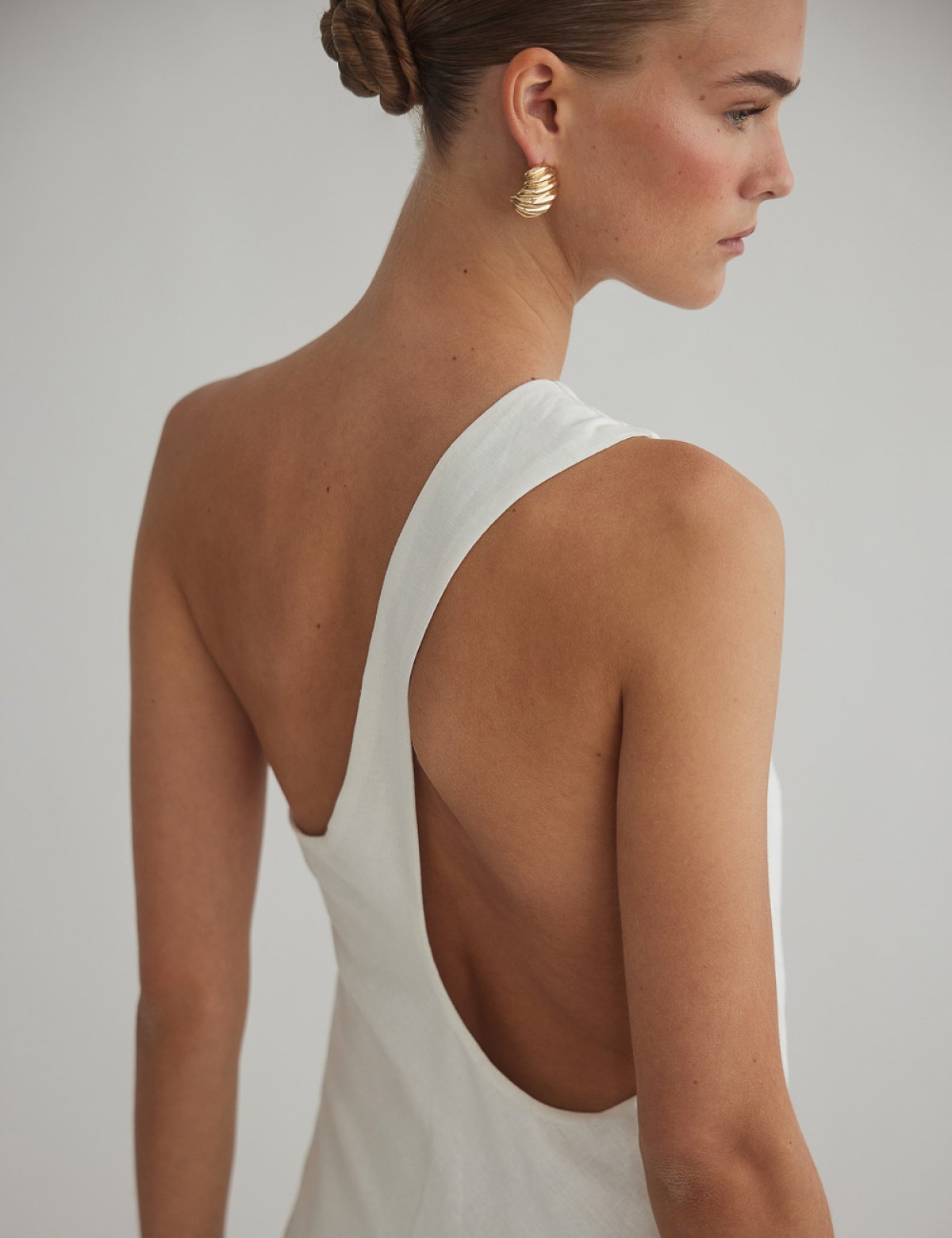 Γυναικείο λινό midi φόρεμα one-shoulder