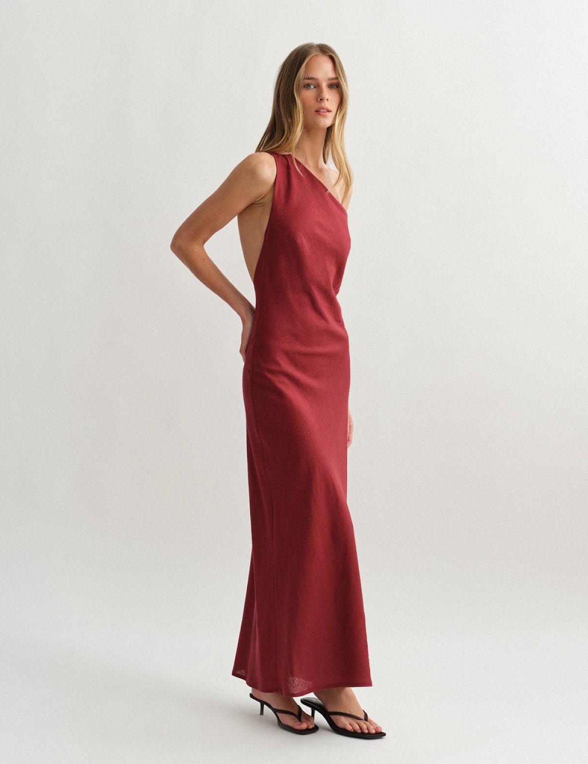 Γυναικείο λινό midi φόρεμα one-shoulder