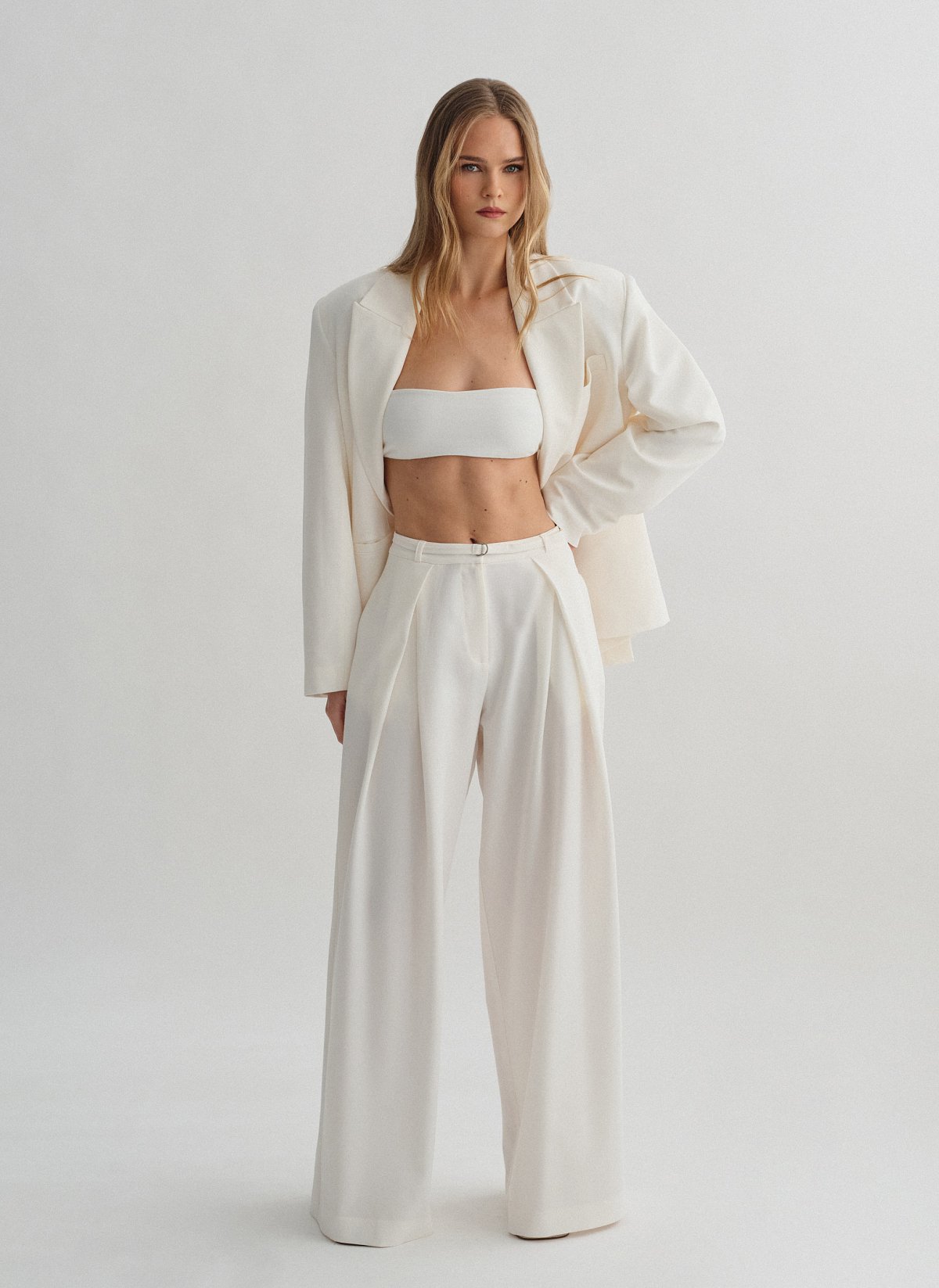 Υφασμάτινο παντελόνι με ζώνη-2