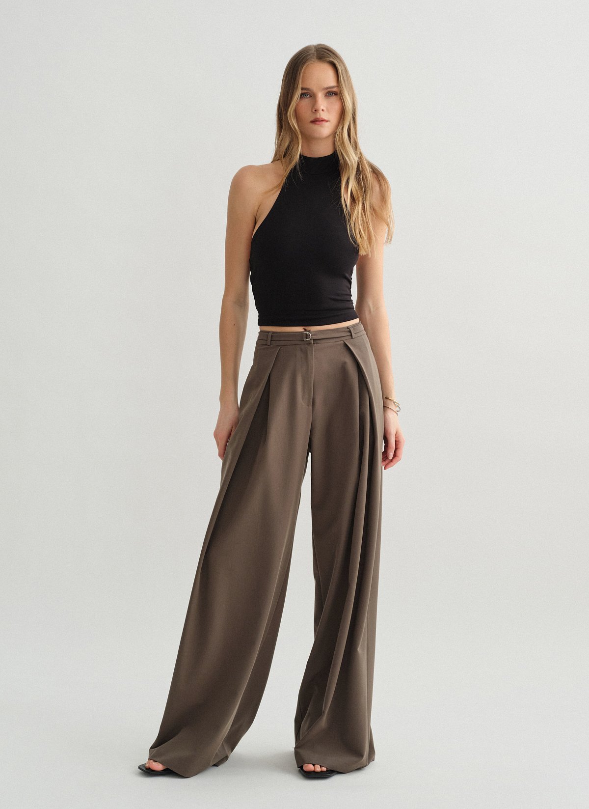 Υφασμάτινο παντελόνι με ζώνη-8