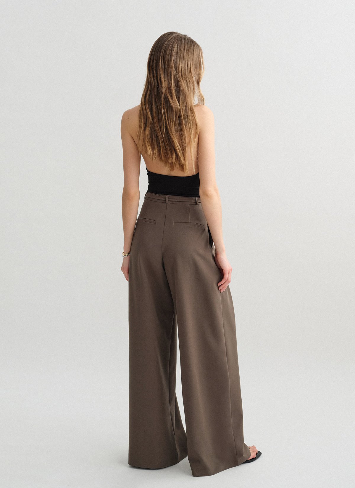 Υφασμάτινο παντελόνι με ζώνη-10