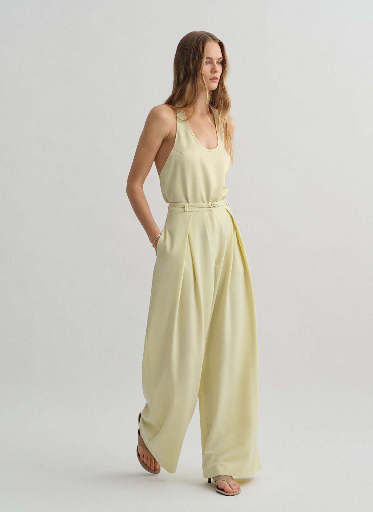 Υφασμάτινο παντελόνι με ζώνη-26