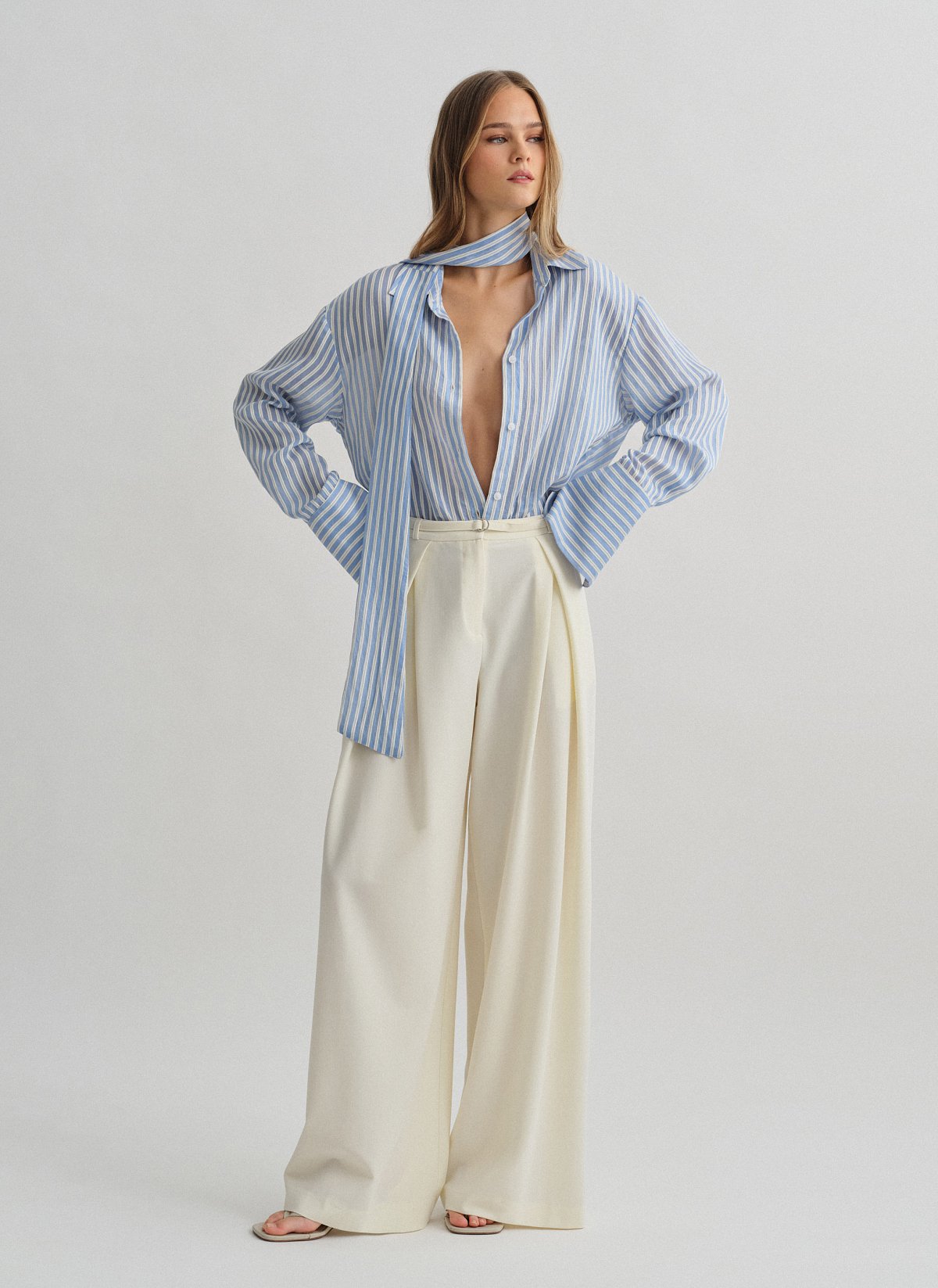 Υφασμάτινο παντελόνι με ζώνη-15