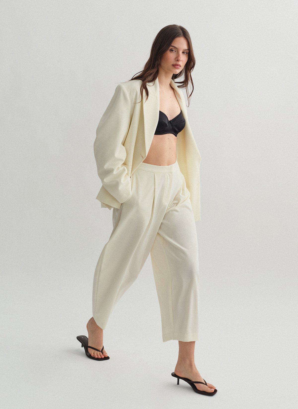 Textured barrel-fit trousers-2