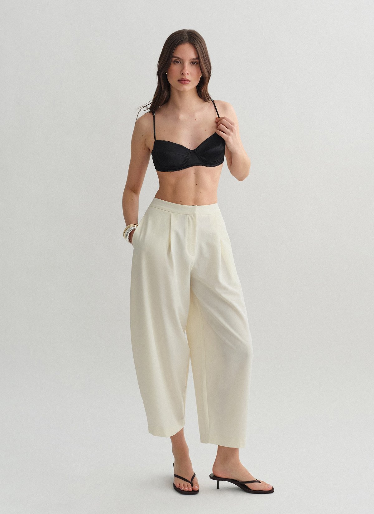 Textured barrel-fit trousers-1