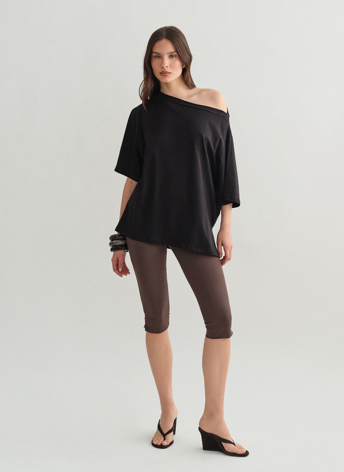 One-shoulder shortsleeve blouse-3