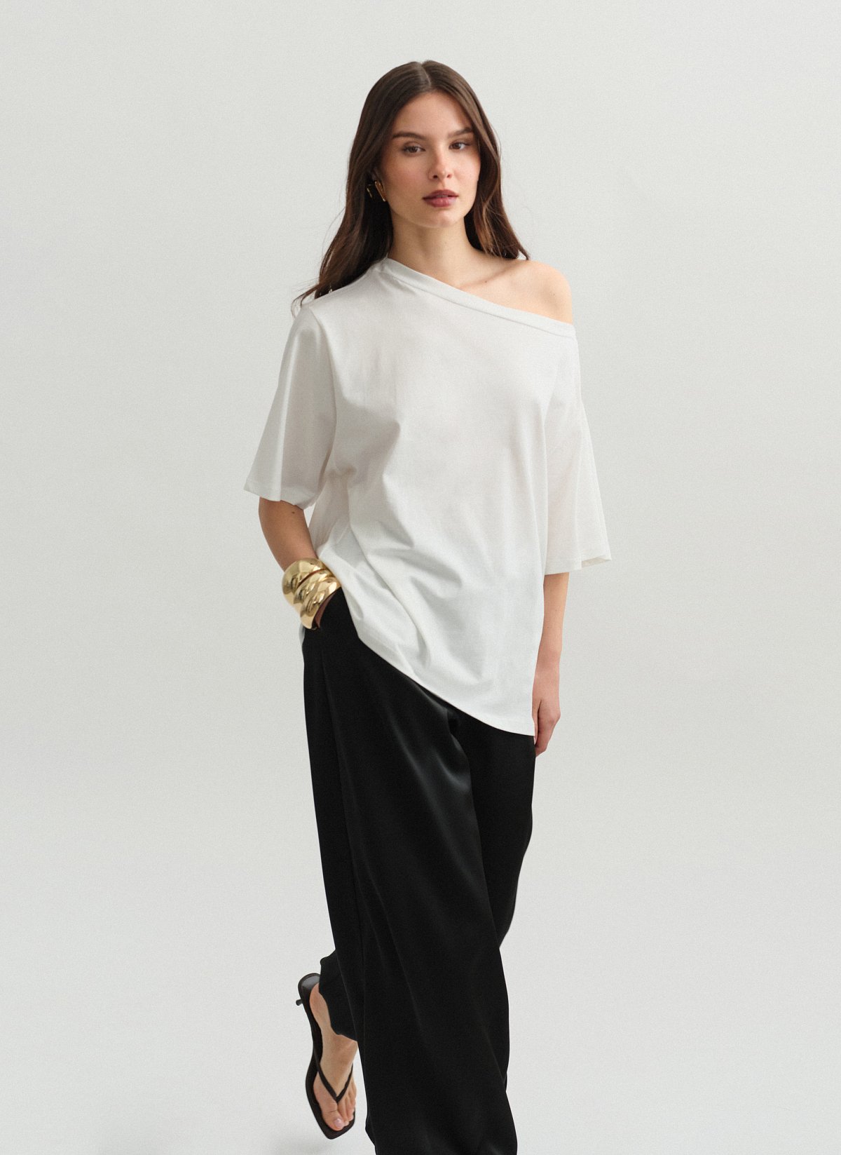 One-shoulder shortsleeve blouse-6