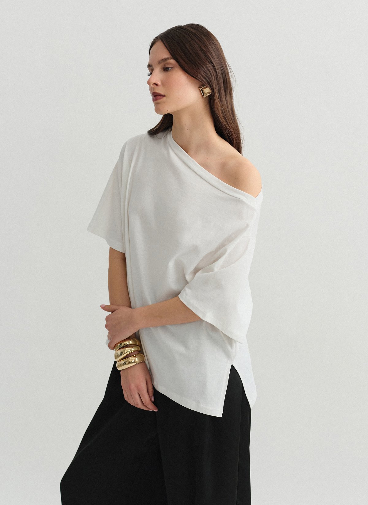 One-shoulder shortsleeve blouse-8