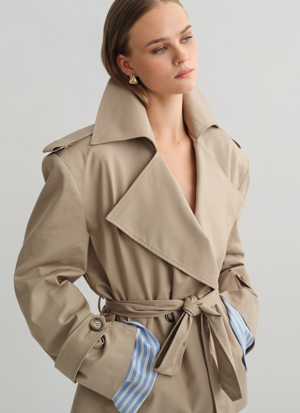 Short trench coat with belt-1