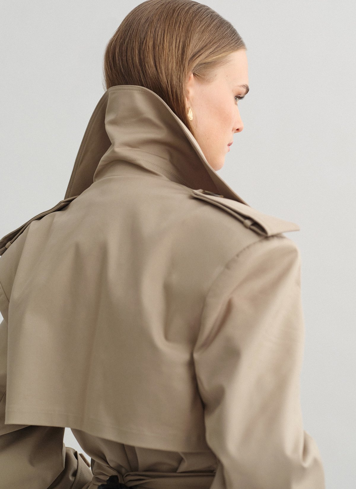 Short trench coat with belt-4