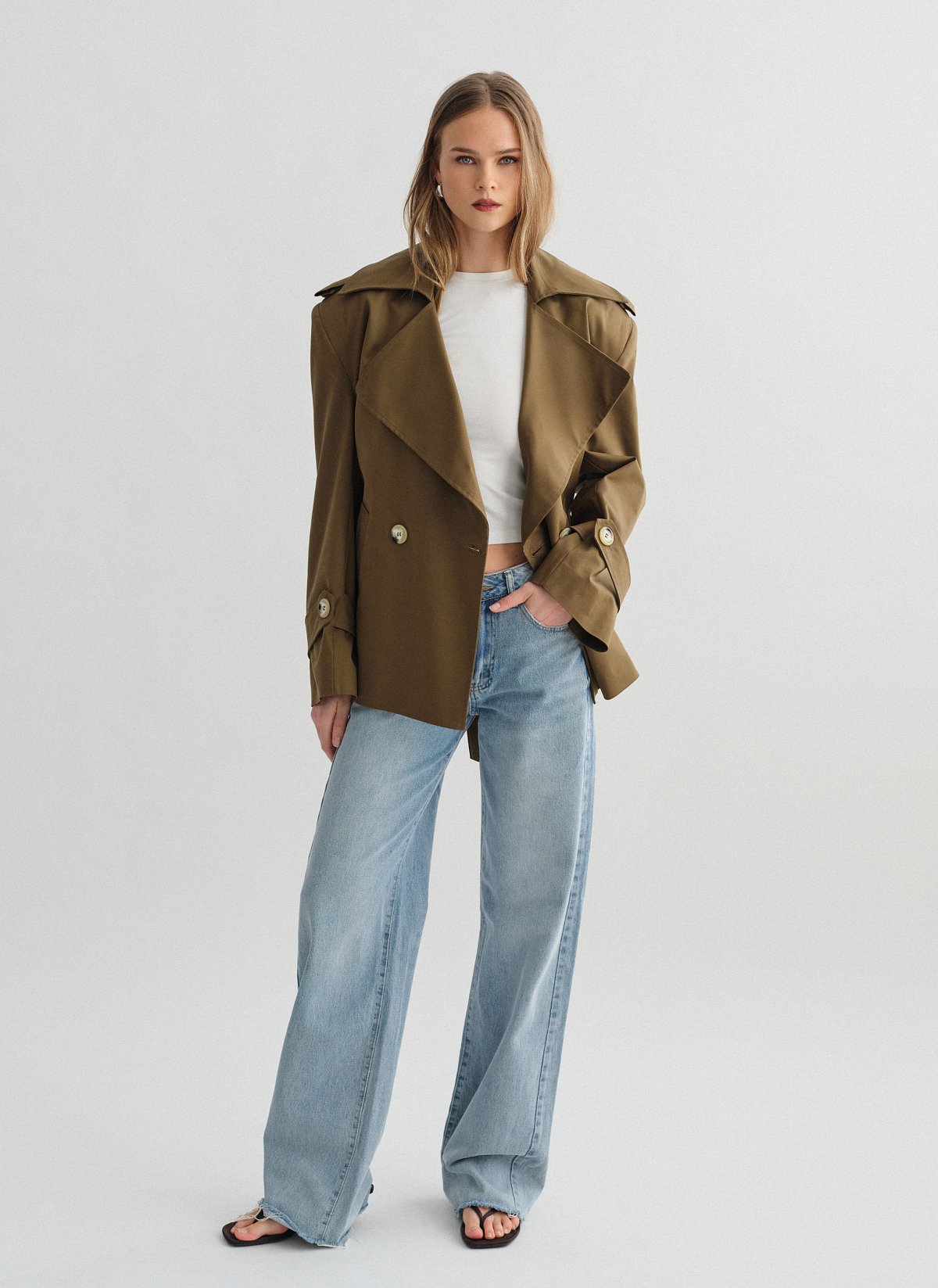 Short trench coat with belt-13