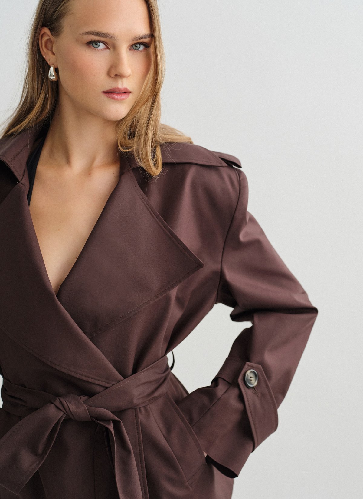 Short trench coat with belt-17