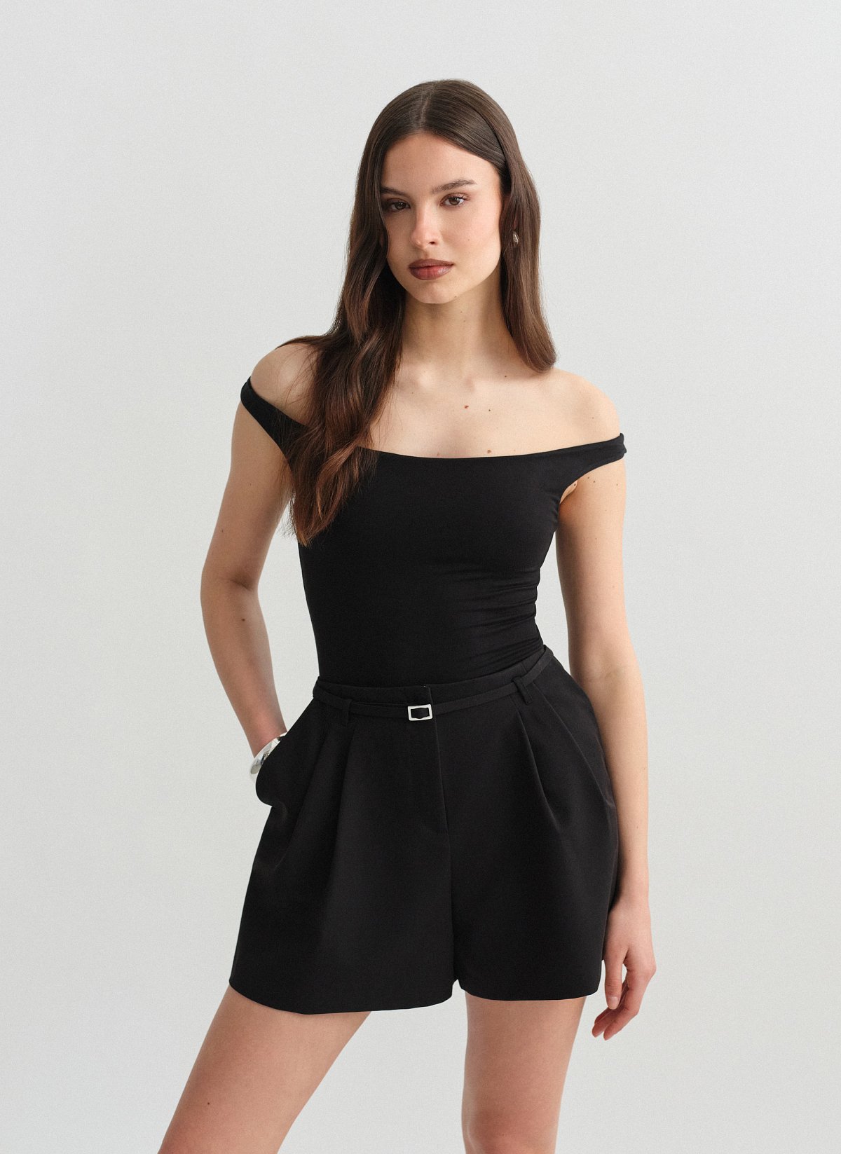 Γυναικείο ελαστικό off-shoulder κορμάκι με στρογγυλή λαιμόκοψη bamboo