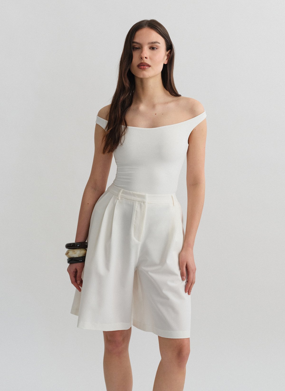 Γυναικείο ελαστικό off-shoulder κορμάκι με στρογγυλή λαιμόκοψη bamboo