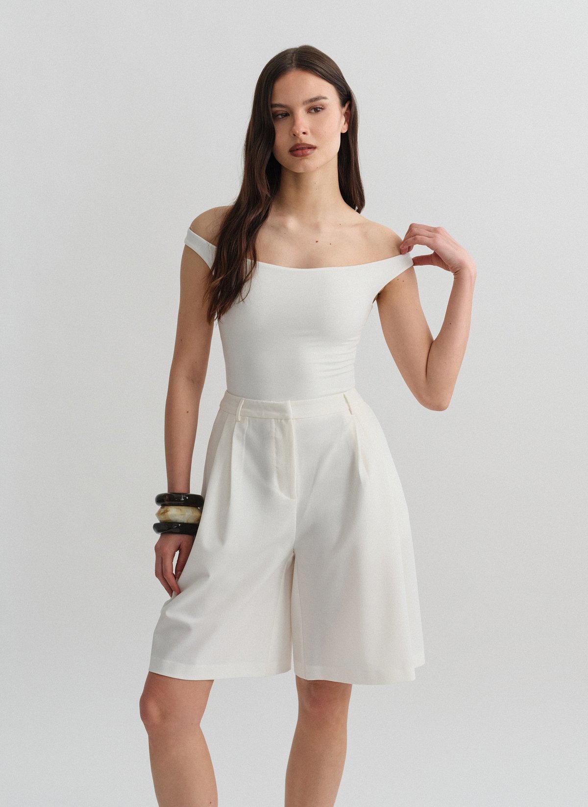 Γυναικείο ελαστικό off-shoulder κορμάκι με στρογγυλή λαιμόκοψη bamboo