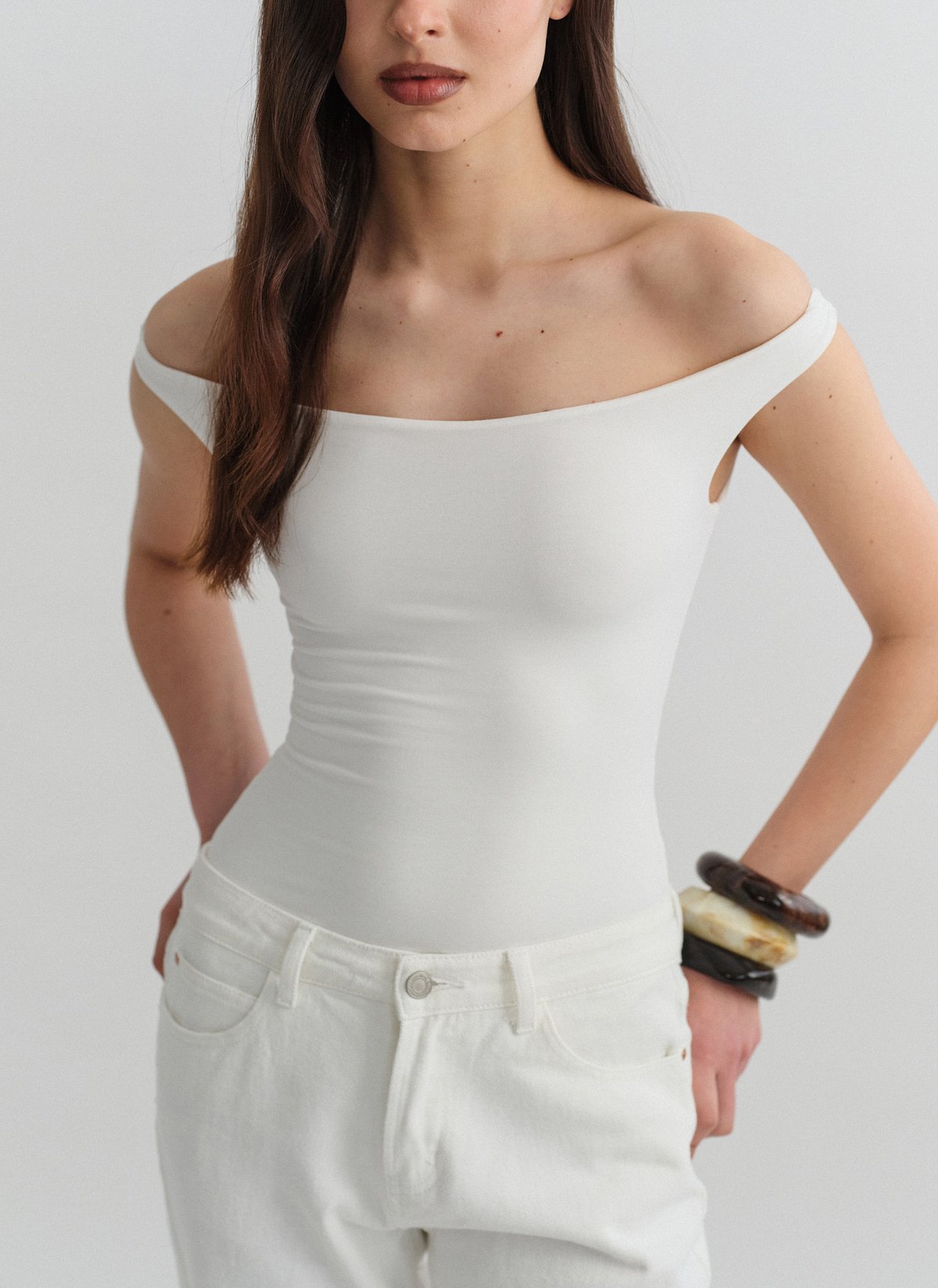 Γυναικείο ελαστικό off-shoulder κορμάκι με στρογγυλή λαιμόκοψη bamboo