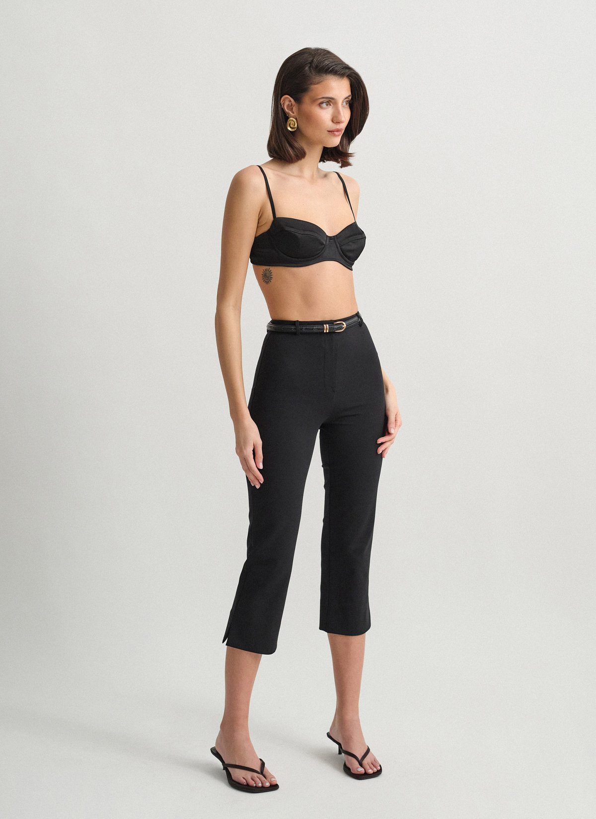 High-waisted capri trousers-7