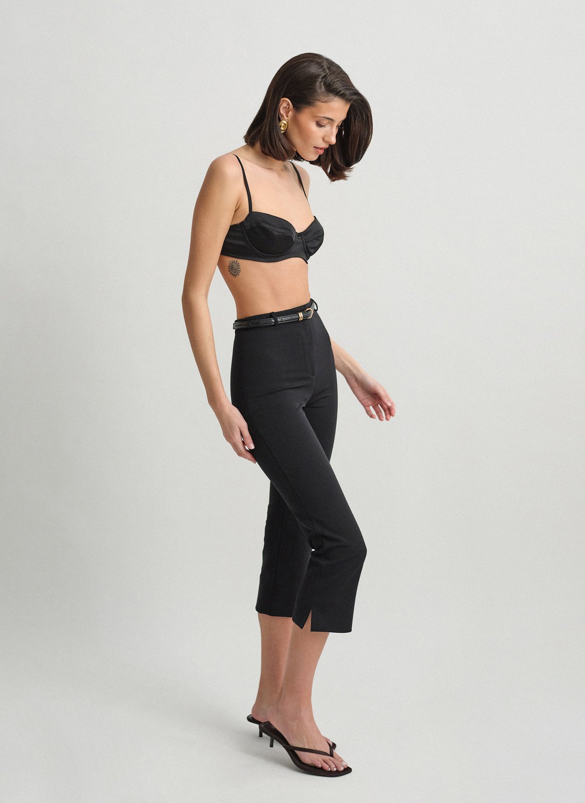 High-waisted capri trousers-3