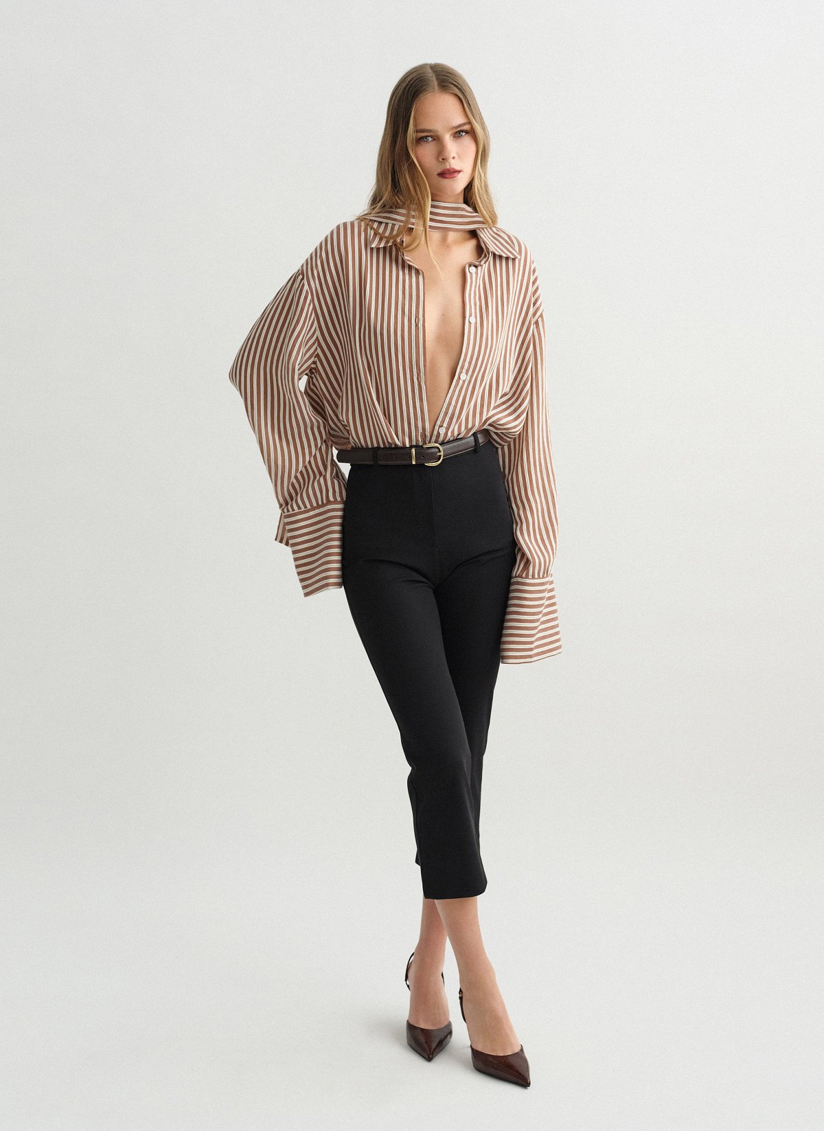 High-waisted capri trousers-1