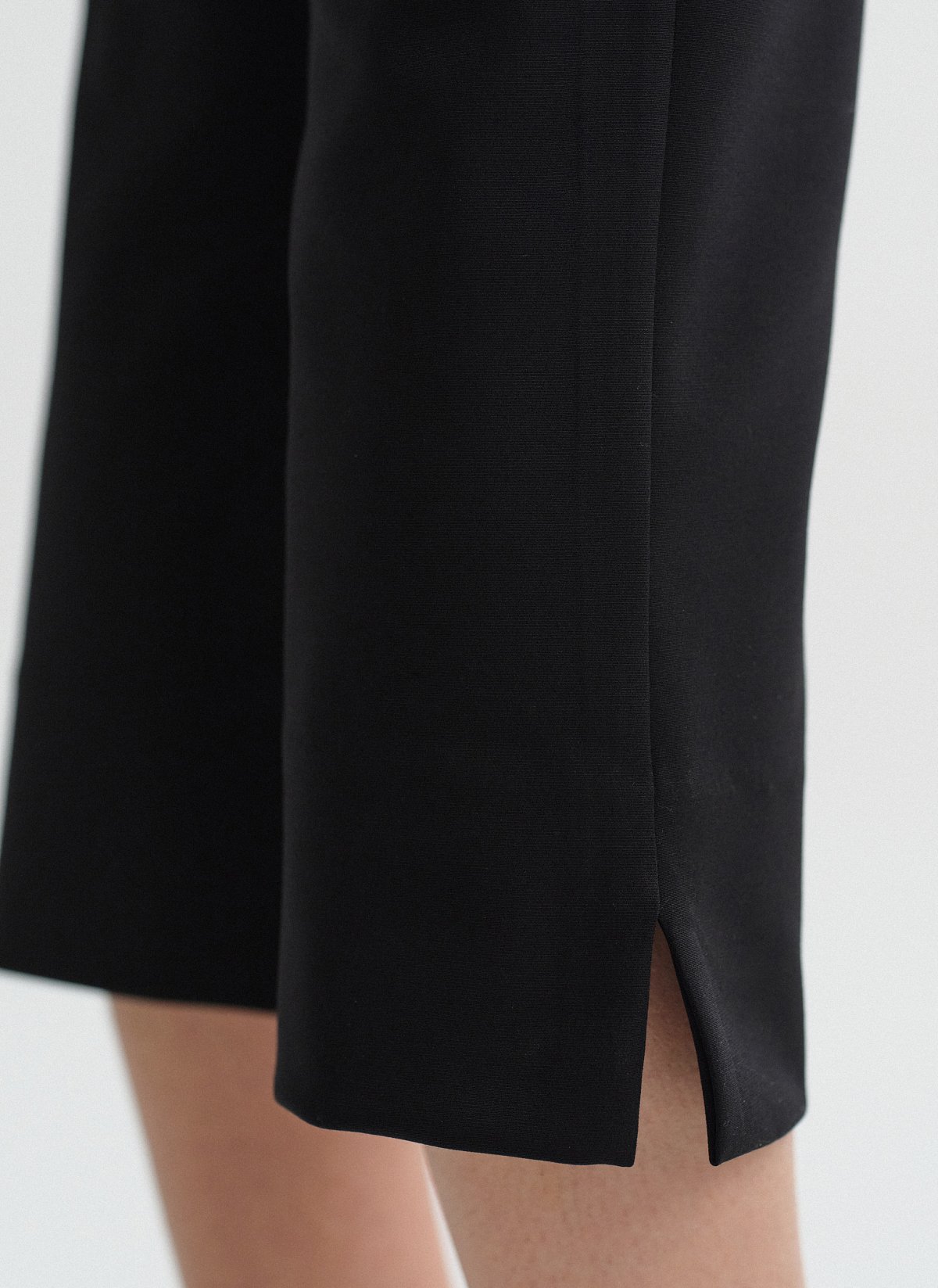 High-waisted capri trousers-7