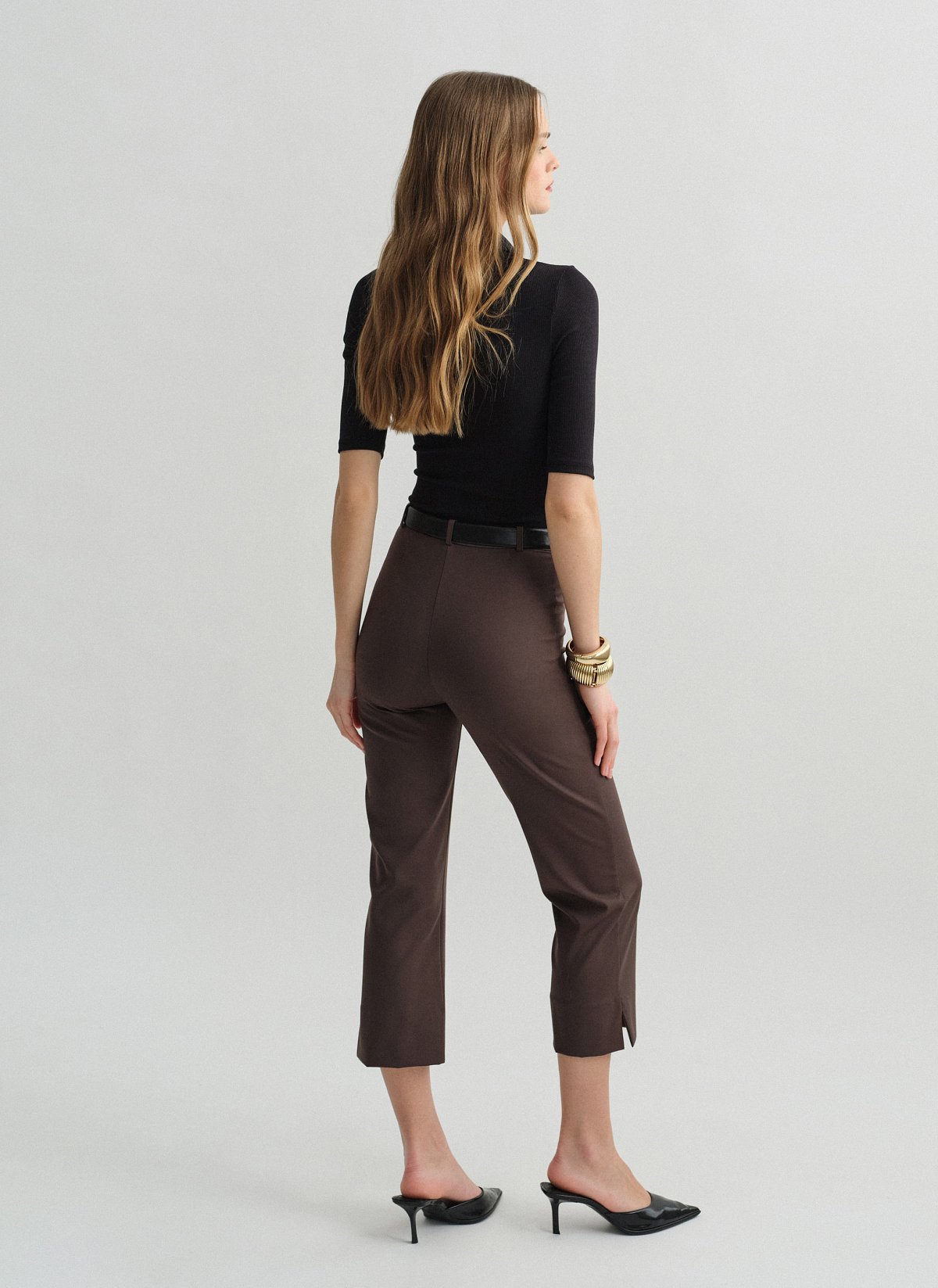 High-waisted capri trousers-13