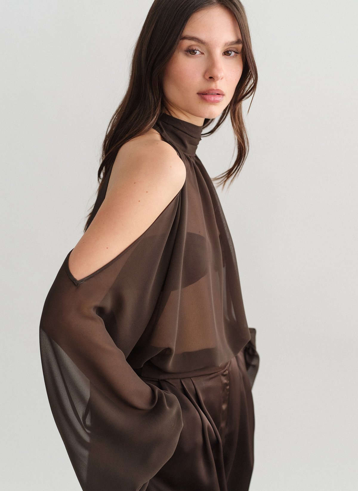 Ημιδιάφανο cut-out μίνι φόρεμα-15