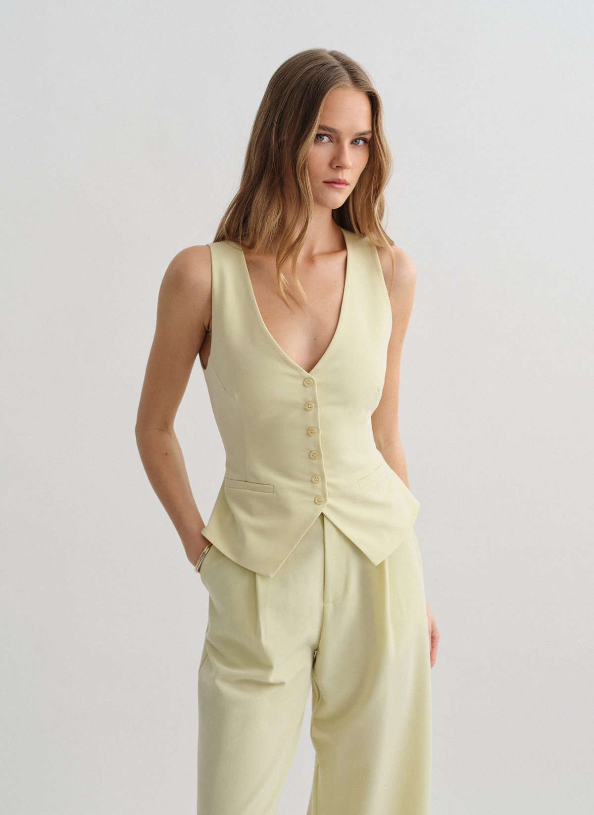 Υφασμάτινο γιλέκο με κουμπιά-1