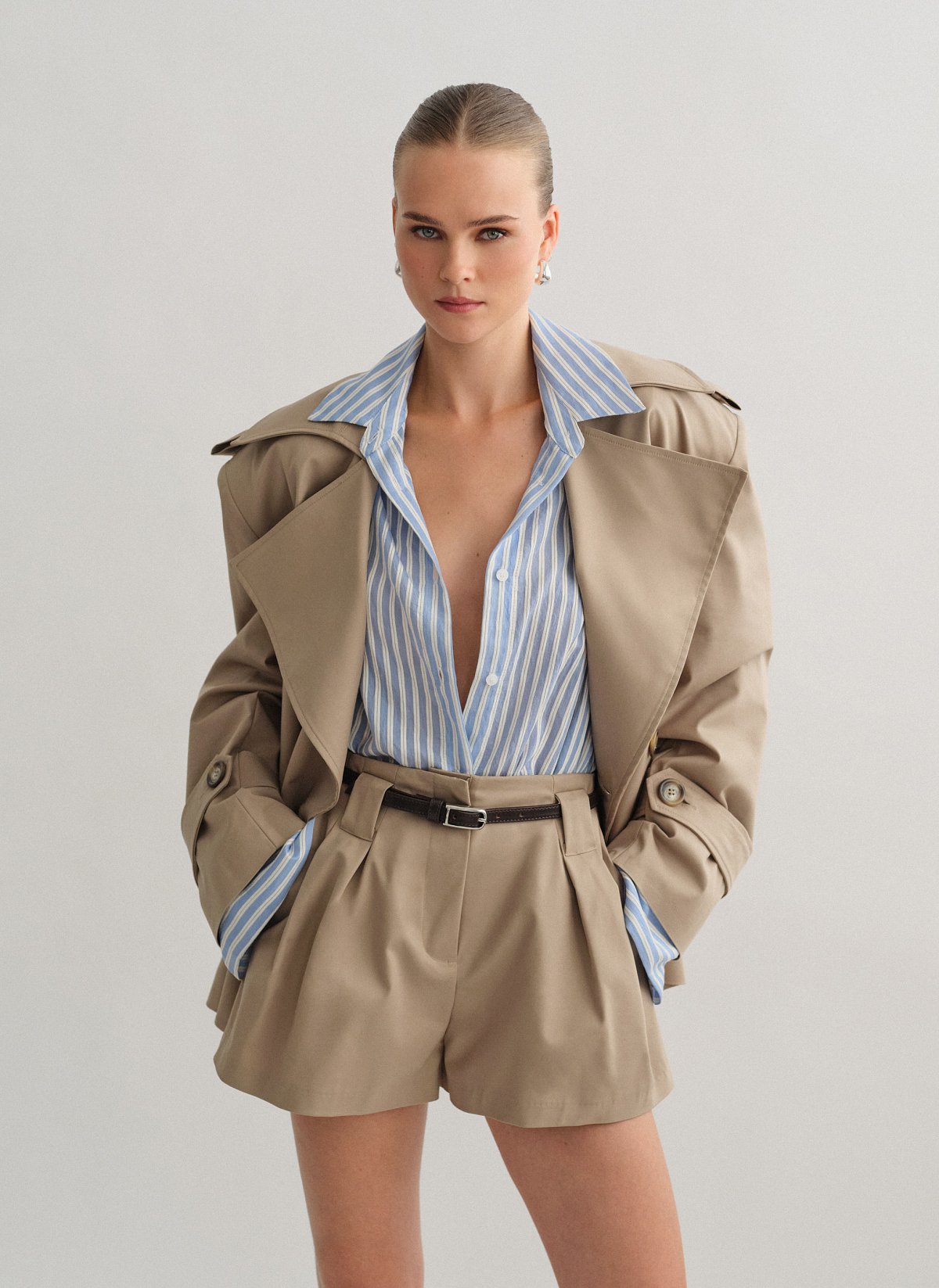 Ψηλόμεσο σορτς με πιέτες-1