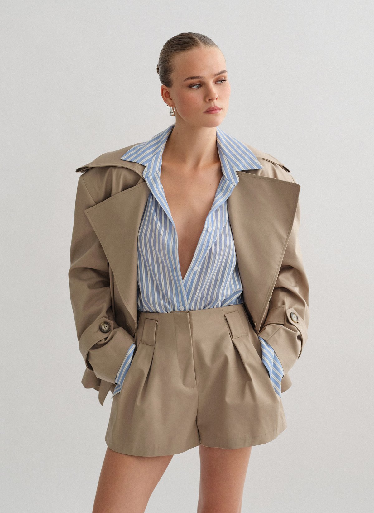 Ψηλόμεσο σορτς με πιέτες-6