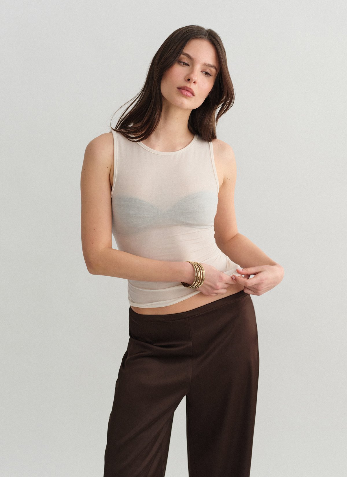 Light-knit sleeveless blouse-1