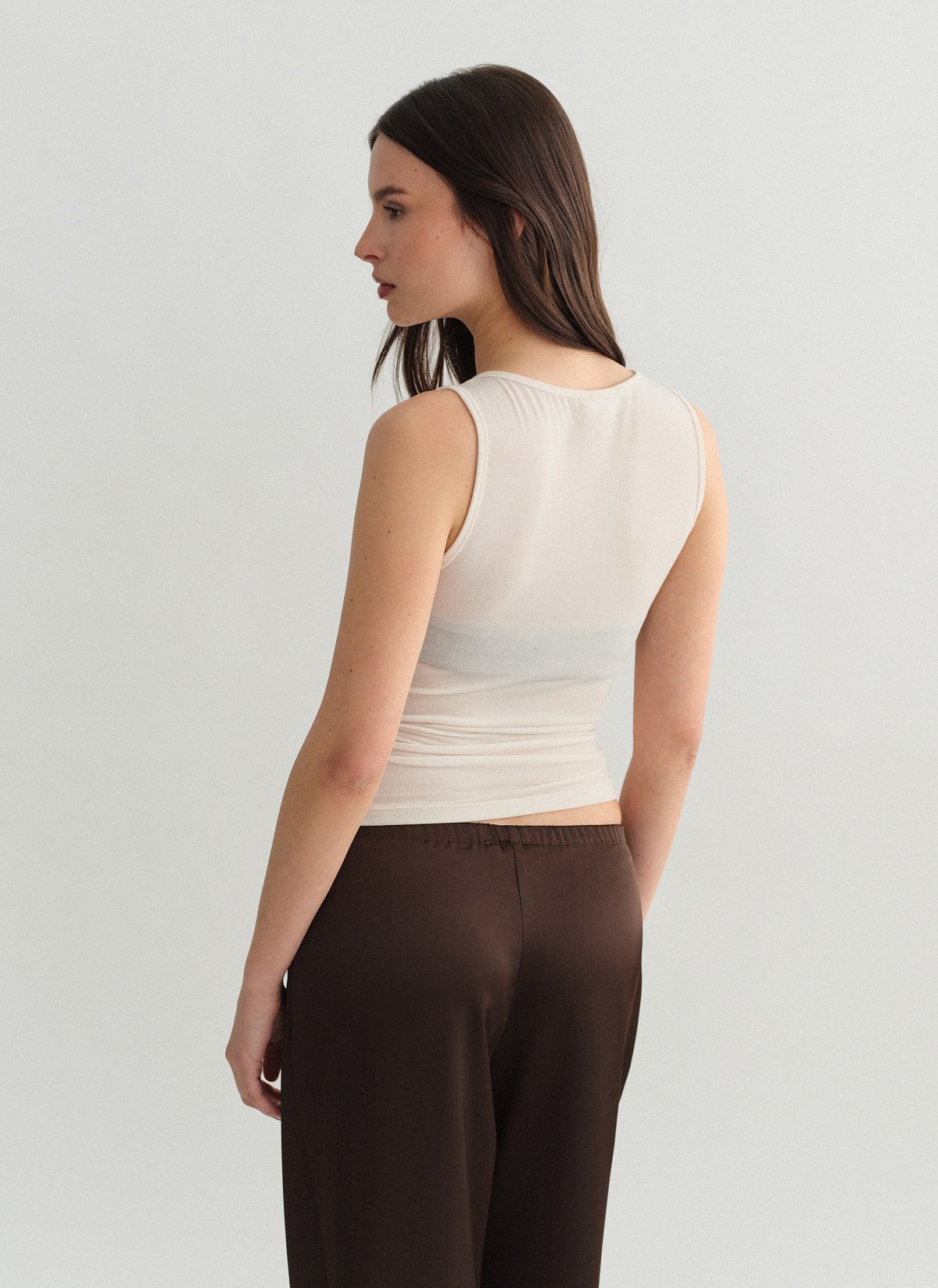 Light-knit sleeveless blouse-3