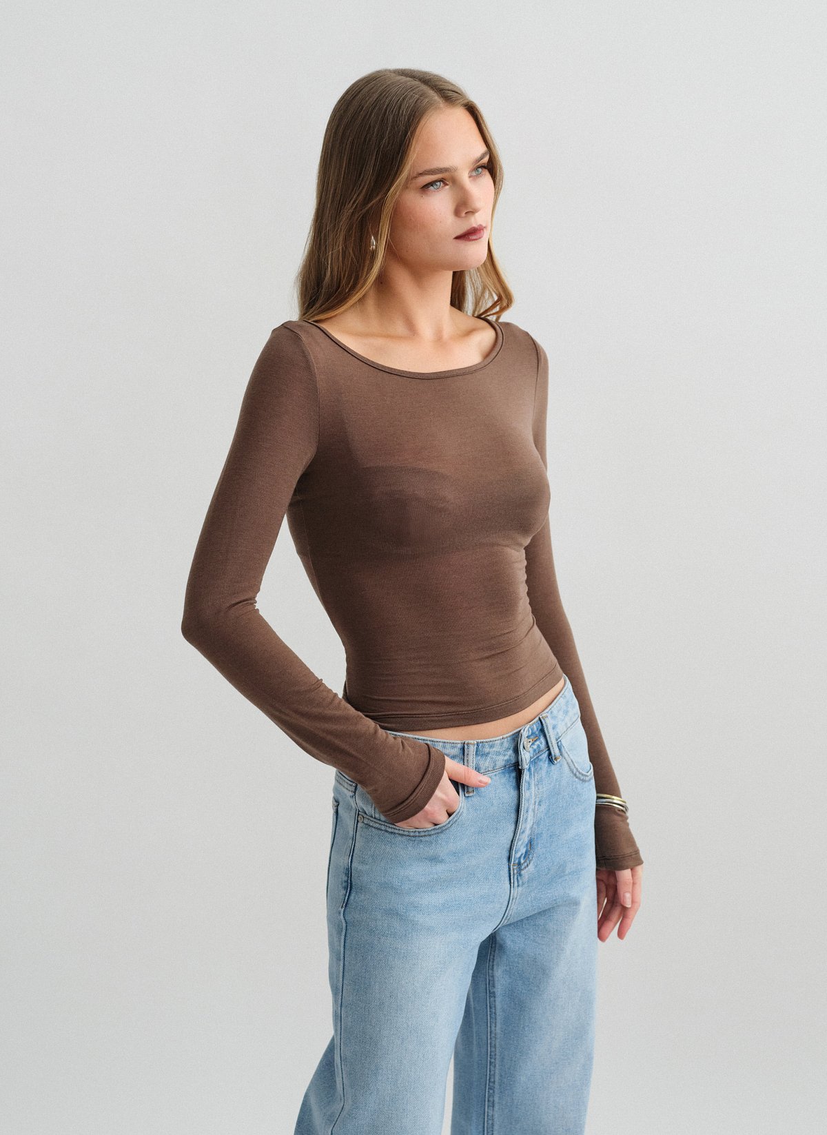 Γυναικεία μακρυμάνικη ημιδιάφανη μπλούζα με ελαφριά πλέξη